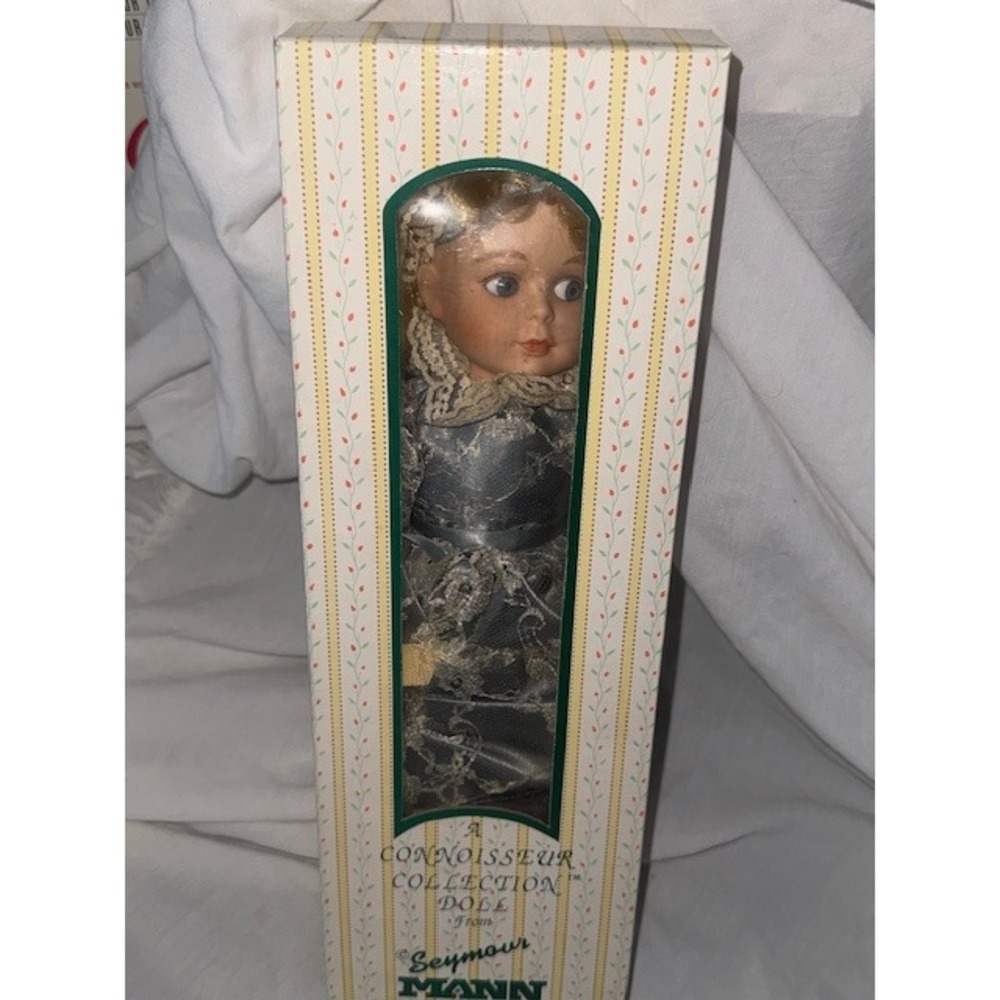 Seymour Mann Connoisseur‎ Doll Porcelain Amanda Collectible